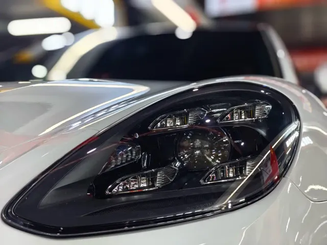 Porsche Panamera — Фото автомобиля 3