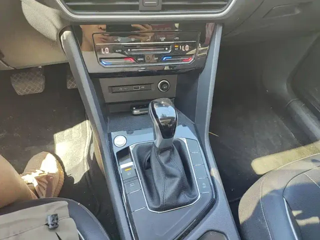 Volkswagen Tiguan L — Фото автомобиля 13