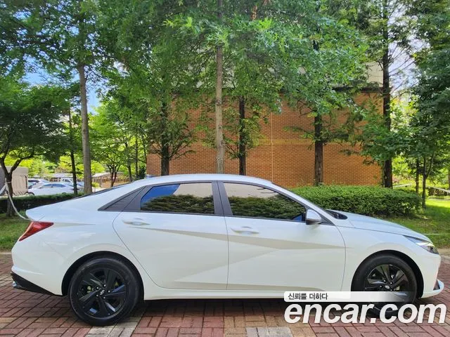 Hyundai AVANTE Avante (CN7) — Фото автомобиля 4