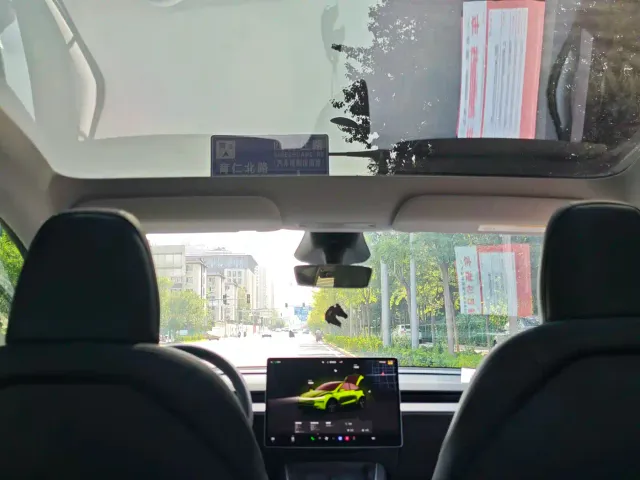 Tesla Model Y — Фото автомобиля 28
