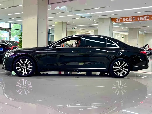 Mercedes-Benz S-Class — Фото автомобиля 3