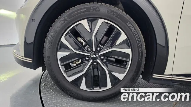 Kia EV6 — Фото автомобиля 5