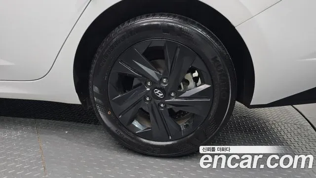 Hyundai Avante — Фото автомобиля 6