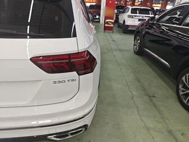 Volkswagen Tiguan L — Фото автомобиля 7