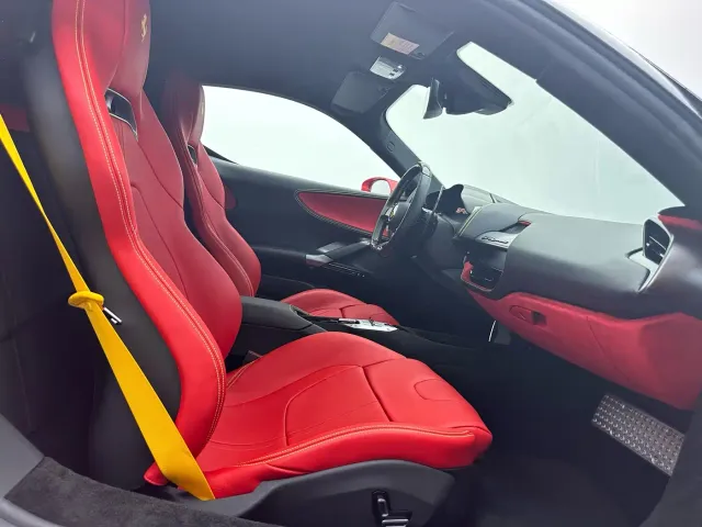 Ferrari SF90 — Фото автомобиля 9