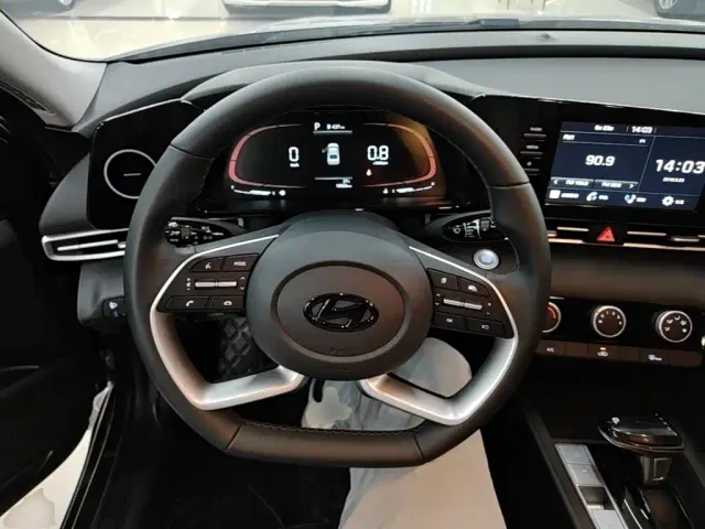 Hyundai Elantra — Фото автомобиля 10