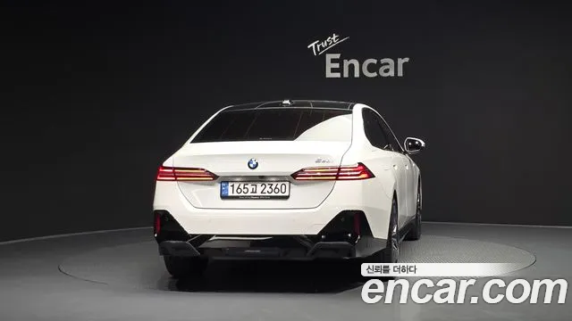 BMW 5-Series — Фото автомобиля 4