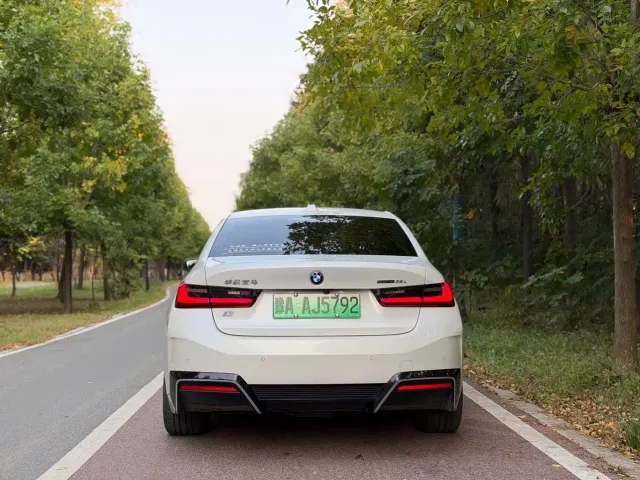 BMW i3 — Фото автомобиля 8