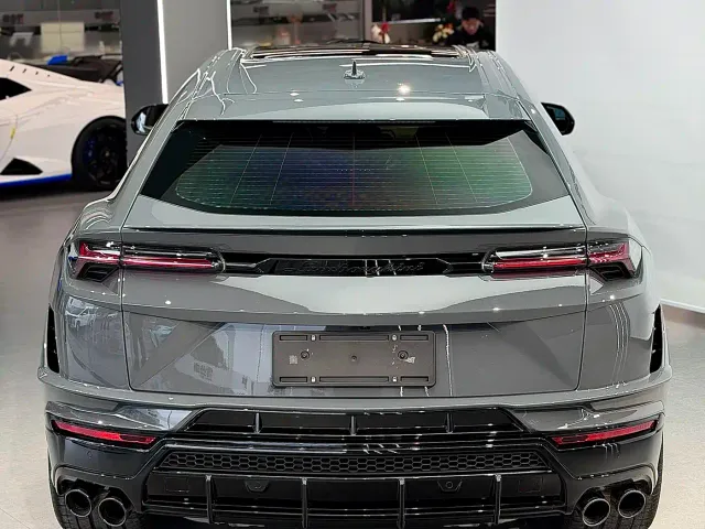 Lamborghini Urus — Фото автомобиля 3