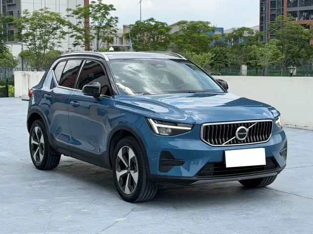 Volvo XC40 — Фото автомобиля 3