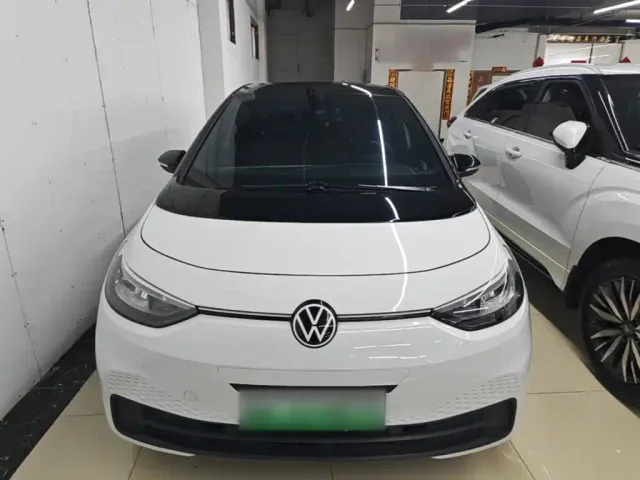 Volkswagen ID.3 — Фото автомобиля 2