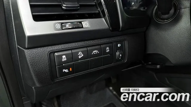 KG_Mobility_Ssangyong Rexton Новый Rexton Sport Khan Дизель 2.2 4WD — Фото автомобиля 23