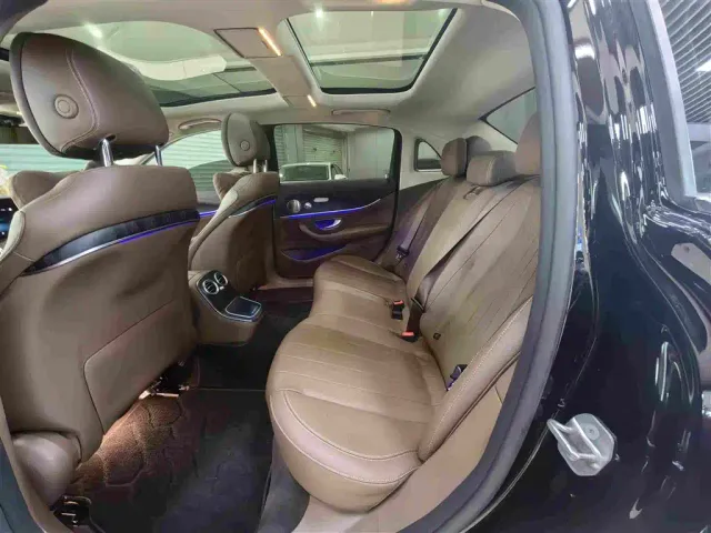 Mercedes-Benz E-Class — Фото автомобиля 6