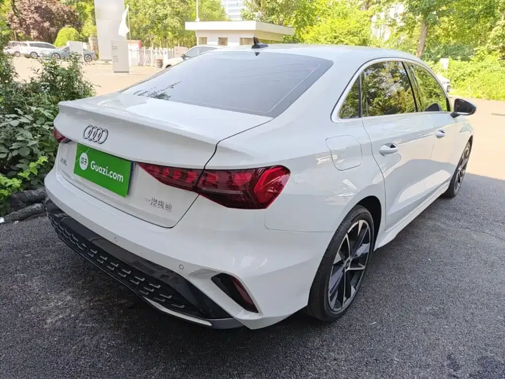 Audi Audi A3 2025 Facelift A3L Limousine 35TFSI Flying Spur Premium — Фото автомобиля 4
