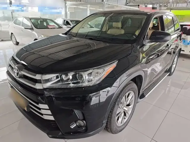 Фотография автомобиля — Toyota Highlander