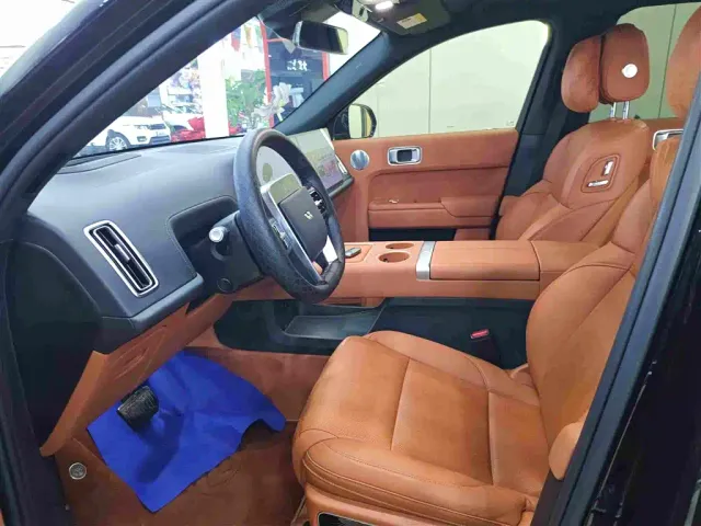 Li Auto L7 — Фото автомобиля 4