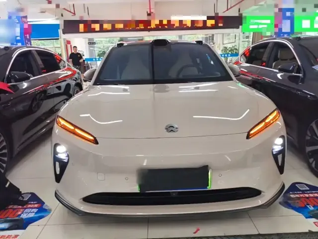 Nio ET5 Touring — Фото автомобиля 2