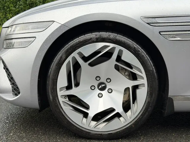 Genesis Pure Electric G80 — Фото автомобиля 2