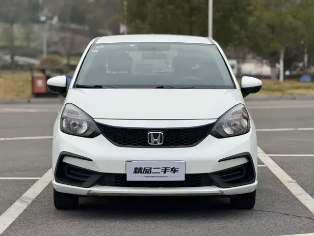 Honda Fit — Фото автомобиля 3