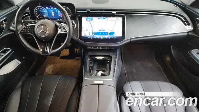 Mercedes-Benz E-Class — Фото автомобиля 7