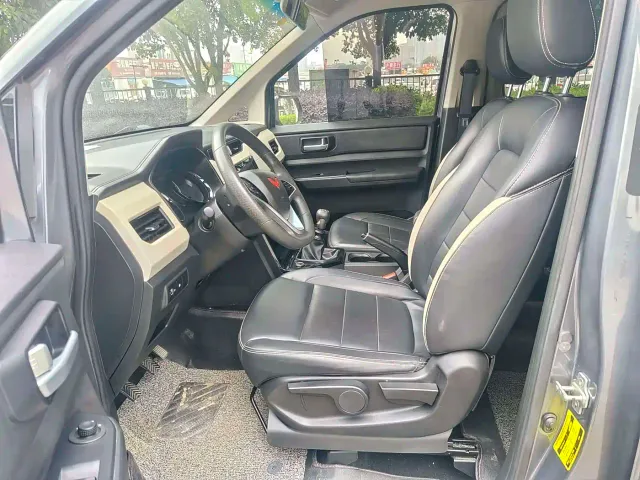 Wuling Zhengcheng — Фото автомобиля 4