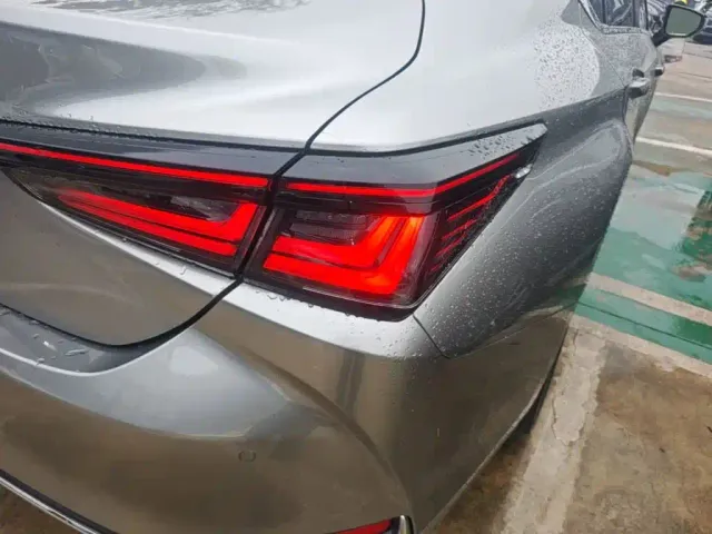 Lexus ES — Фото автомобиля 7