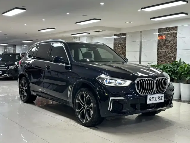 BMW BMW X5 2022 Facelift xDrive 40Li Premium M Sport Package — Фото автомобиля 3