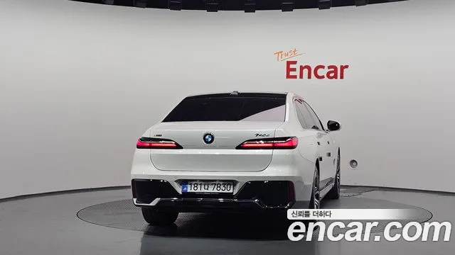 BMW 7 Series G70 — Фото автомобиля 4