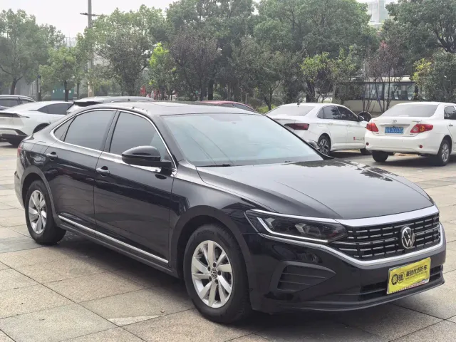 Volkswagen Passat — Фото автомобиля 2
