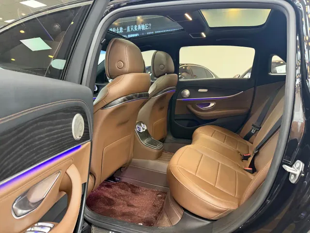 Mercedes-Benz E-Class — Фото автомобиля 11