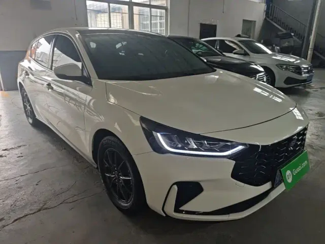 Ford Focus — Фото автомобиля 3