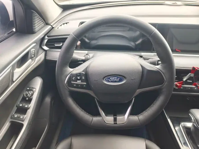 Ford Escort — Фото автомобиля 8