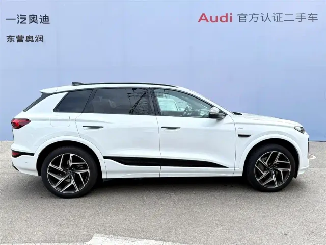 Audi Q6L e-tron — Фото автомобиля 6