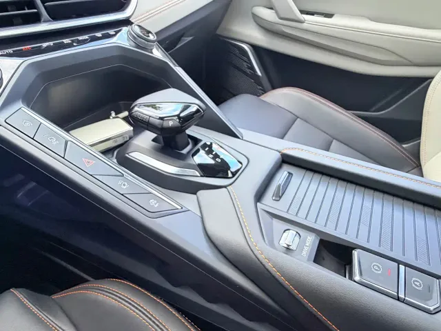 Lynk & Co Lynk & Co 06 EM-P 2022 PHEV 84KM Range Pro — Фото автомобиля 14