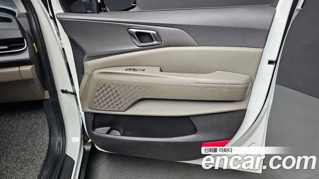 Kia Carnival Generation 4 — Фото автомобиля 24