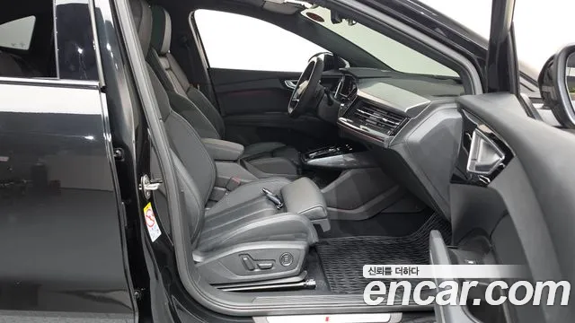 Audi Q4 e-tron F4 — Фото автомобиля 16