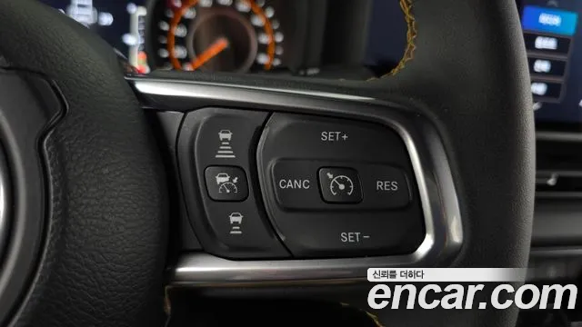 Jeep Wrangler — Фото автомобиля 16