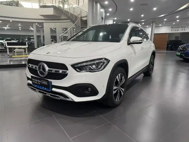 Фотография автомобиля — Mercedes-Benz GLA-Class