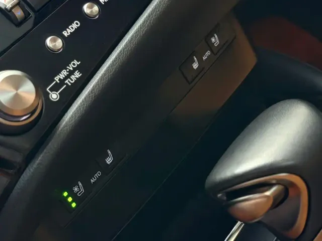 Lexus ES — Фото автомобиля 9