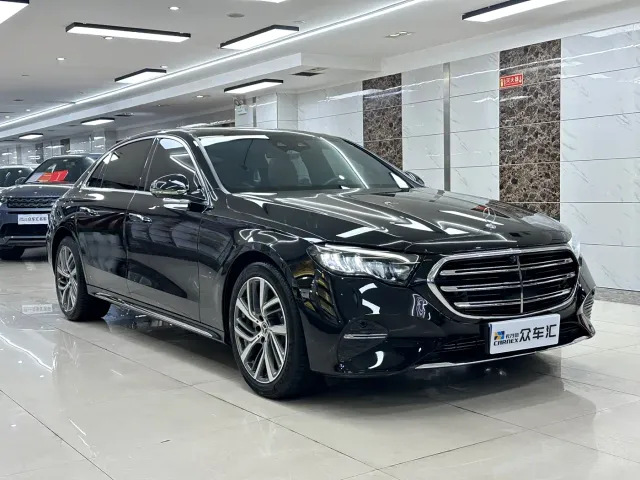 Mercedes-Benz E-Class — Фото автомобиля 3