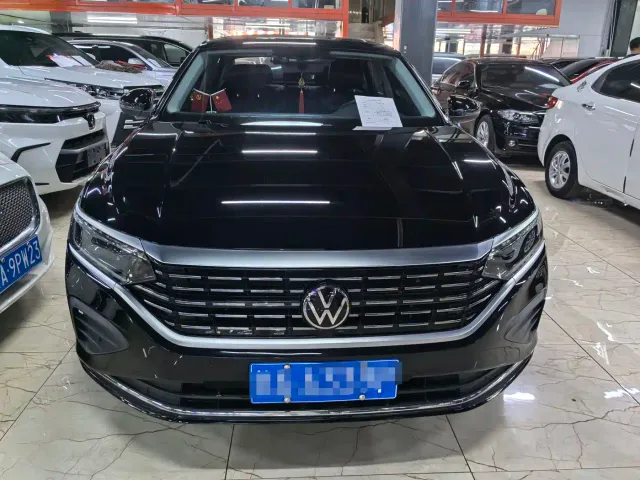 Volkswagen Passat — Фото автомобиля 2