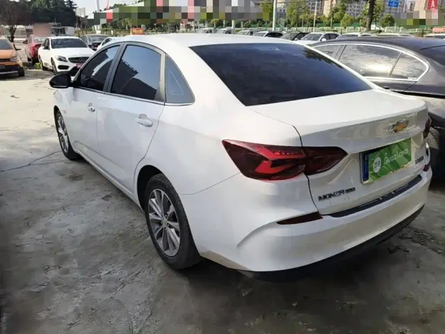 Chevrolet Monza — Фото автомобиля 4