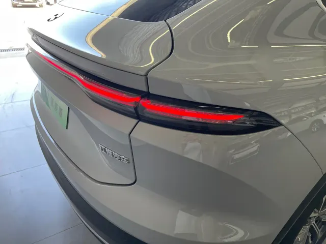 Nio EC6 — Фото автомобиля 10
