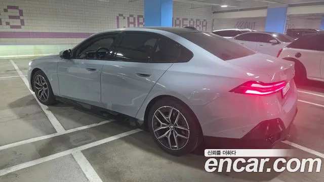 BMW 5 Series G60 — Фото автомобиля 4