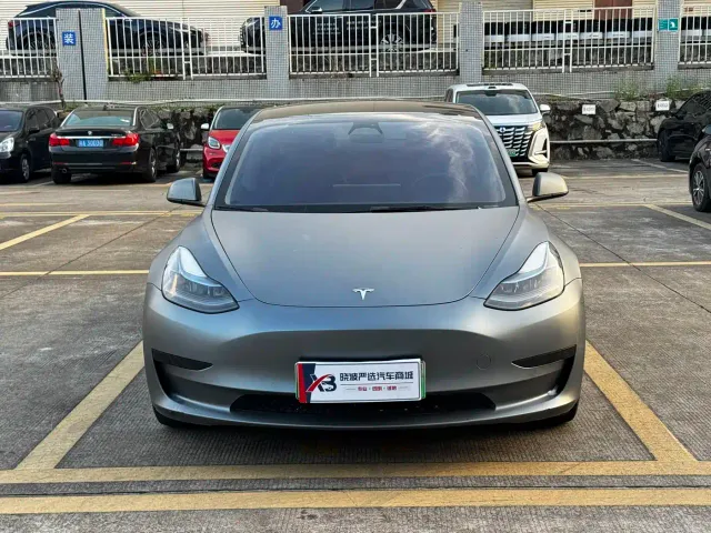Tesla Model 3 — Фото автомобиля 3