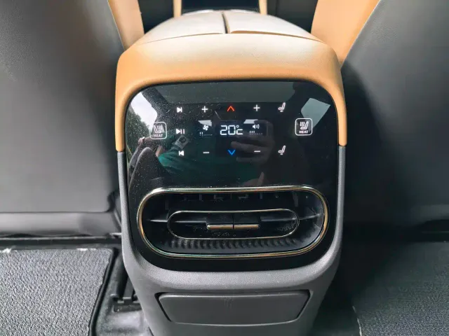 Leapmotor C01 — Фото автомобиля 13