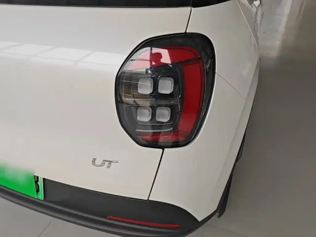 GAC Aion UT — Фото автомобиля 7