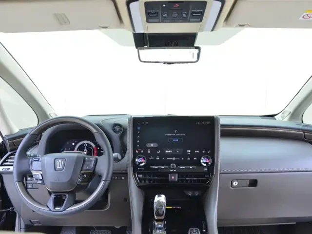 Toyota Vellfire — Фото автомобиля 9