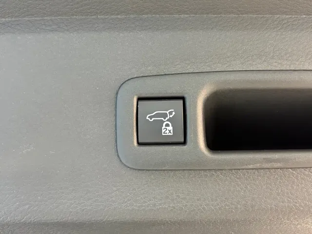 Toyota Sienna — Фото автомобиля 20