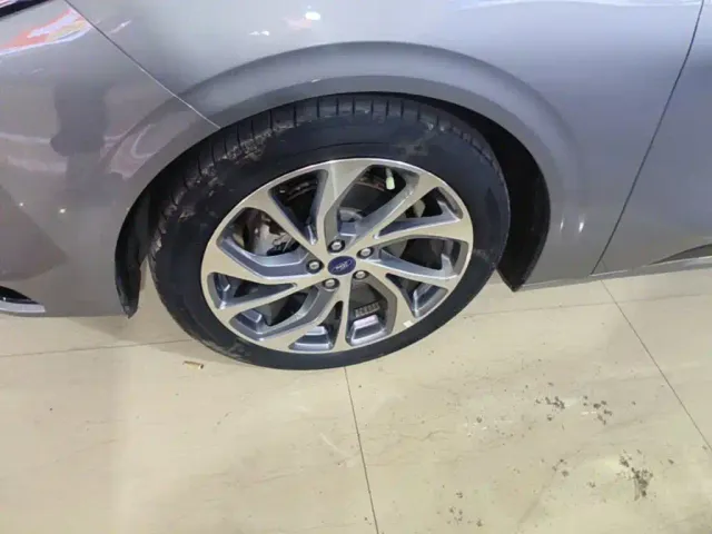 Ford Mondeo — Фото автомобиля 22
